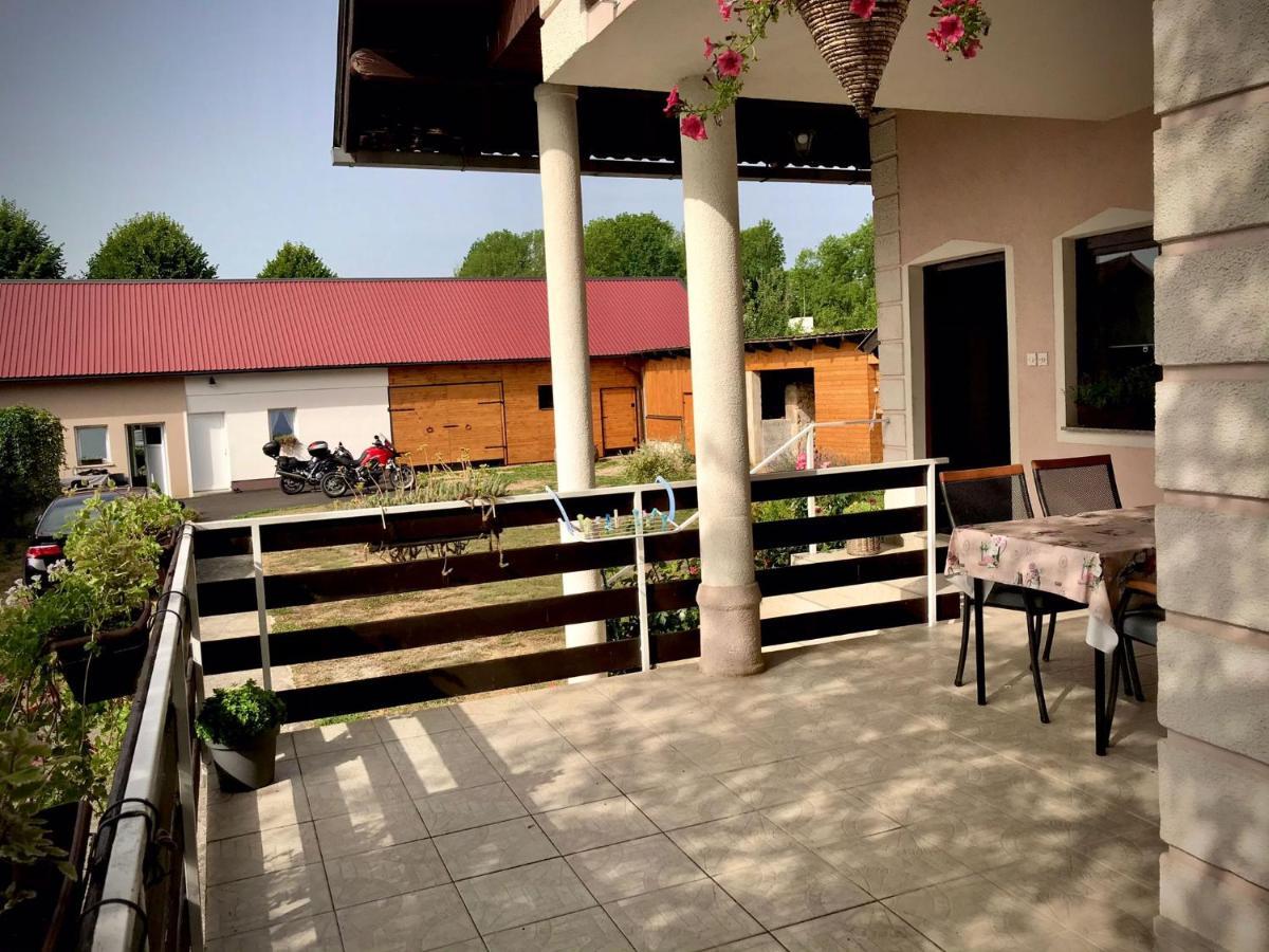 Apartment Gabriela Rakovica Exterior foto